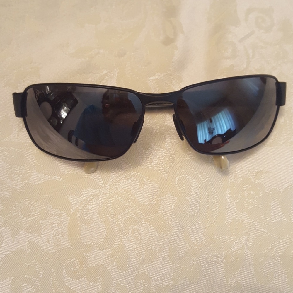 Sunglasses - Picture 4 of 4